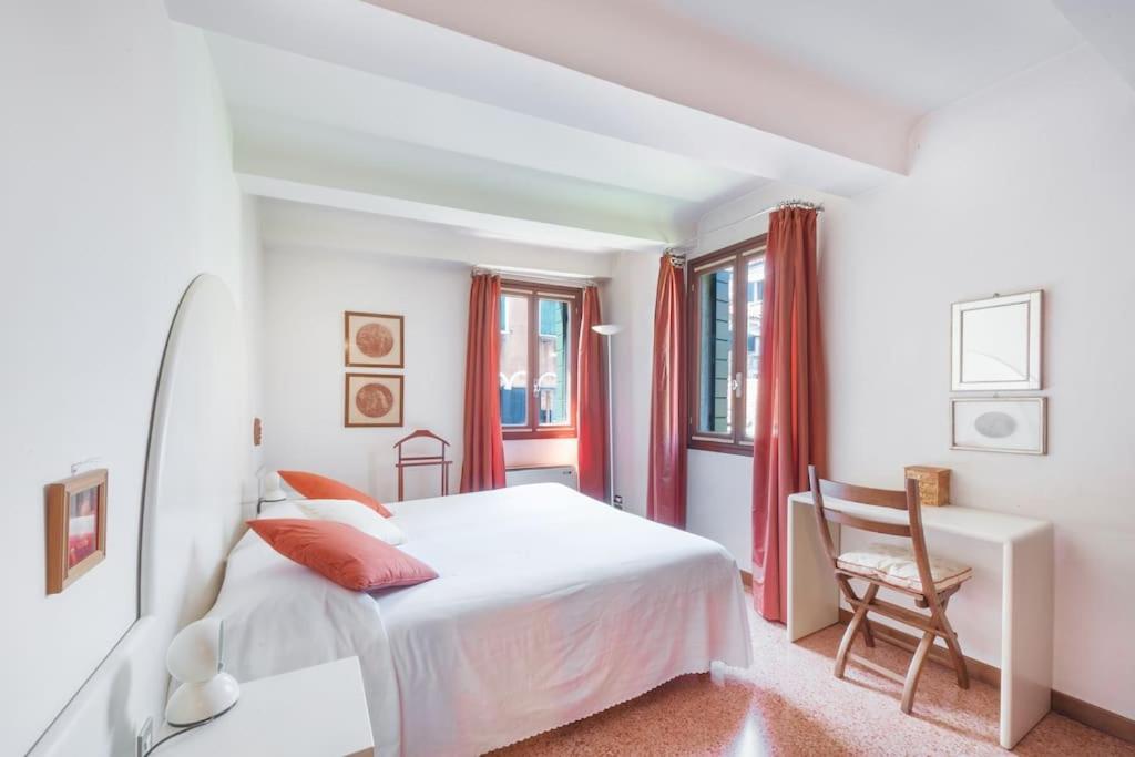 Ca' De La Comare, Relaxing And Elegant Apartment On Canal Grande Venetië Buitenkant foto